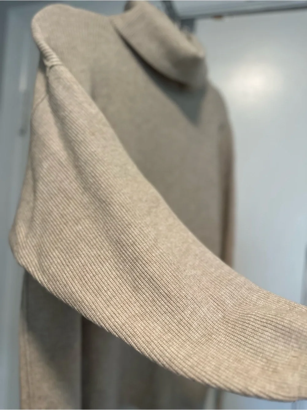 EUC Free People Women’s Sz: S Oversized Cream Sweater Slouchy Tunic Mock Neck.